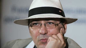 Florin Chilian o sustine pe Lora: "N-as vrea sa se piarda din cauza unor cretini din si de pe langa "industria muzicala" in frunte cu idiotii astia de directori de programe radio"