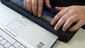 Un elev nevazator a incercat sa copieze la Bac! Afla in exclusivitate varianta lui: "Da, recunosc, am intrat pe Messenger!"