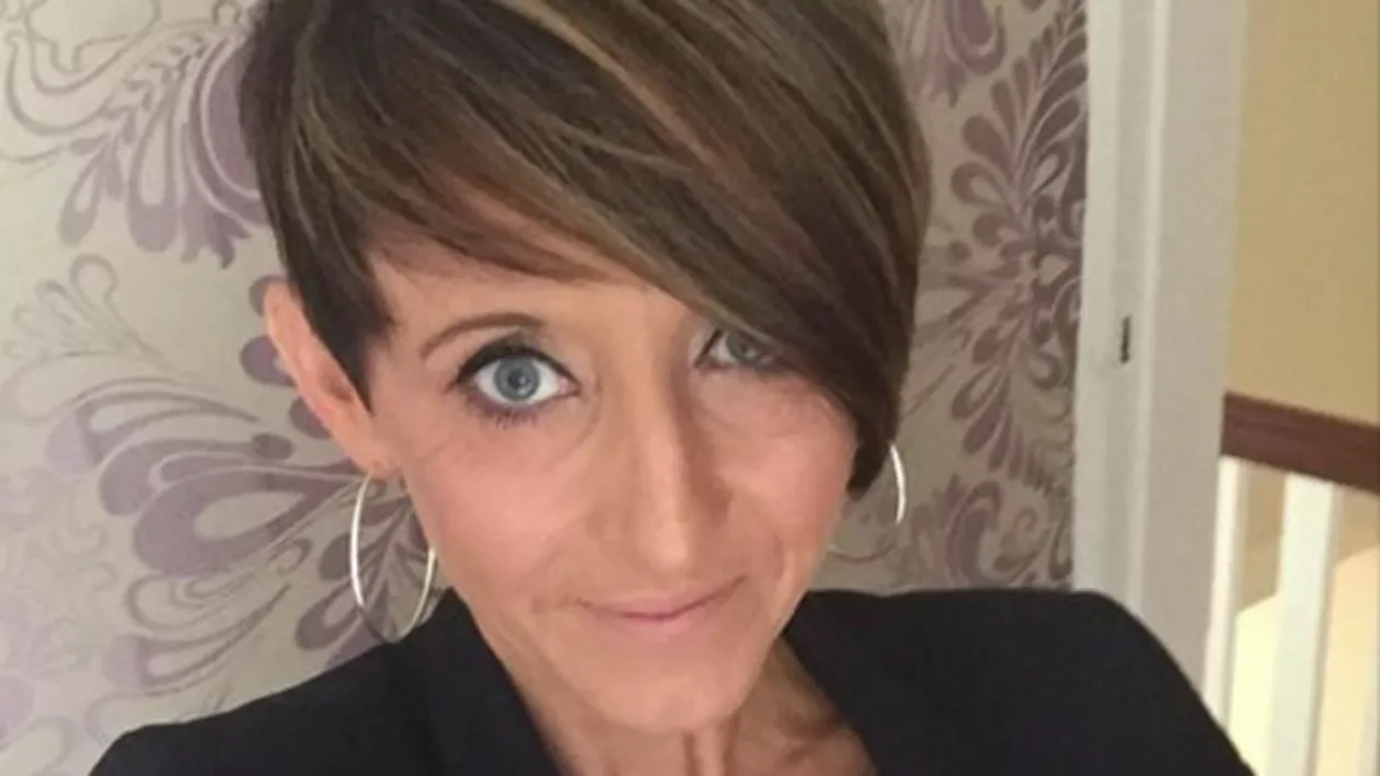 Iubitul a înjunghiat-o de 20 de ori, chiar şi-n inimă! Cum a scăpat cu viaţă femeia