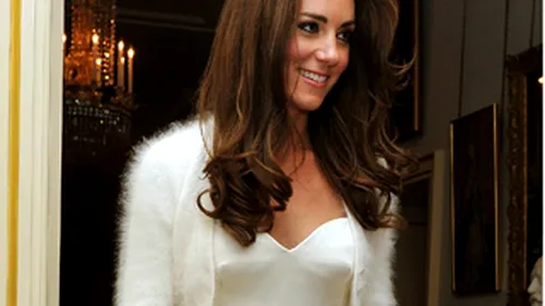 Rochia de mireasa purtata de Kate Middleton poate fi cumparata cu 200 de dolari