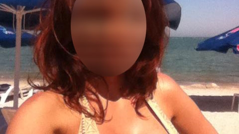 Are un chip angelic, dar si cei mai apetisanti sani din showbiz! Ea e prezentatoarea care uita sa poarte sutien