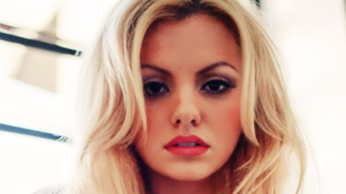 Alexandra Stan, schimbare radicala de look! Artista s-a tuns scurt si s-a vopsit bruneta! Fanii nu au mai recunoscut-o