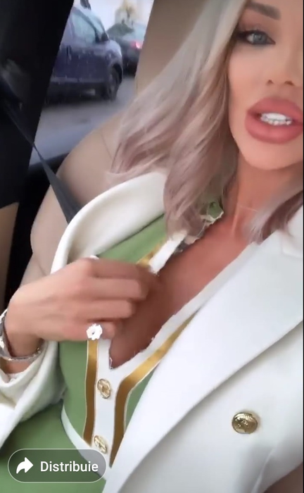 Bianca Drăgușanu, gafă vestimentară în direct, la TV! Și-a tăiat salopeta și și-a făcut un decolteu generos