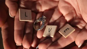 Cum să NU o ceri în căsătorie. Ce greșeli trebuie să eviți