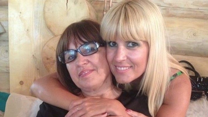 Elena Udrea și-a luat mama și fetița și a plecat din Costa Rica!