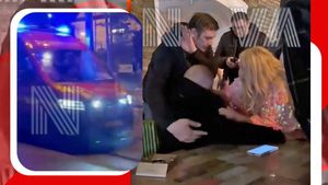 Ioniță de la Clejani, luat cu ambulanța de la o berărie din Timișoara! I s-a făcut rău în timp ce susținea un concert cu taraful