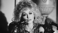 Taylor Swift, Miley Cyrus, Cher și alte vedete au reacționat după moartea lui Dolly Parton. Mesajele lor au emoționat lumea