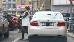 Ea este cea mai rasfatata bugetara din Romania! Cum se lafaie regina "Jocurilor de noroc"
