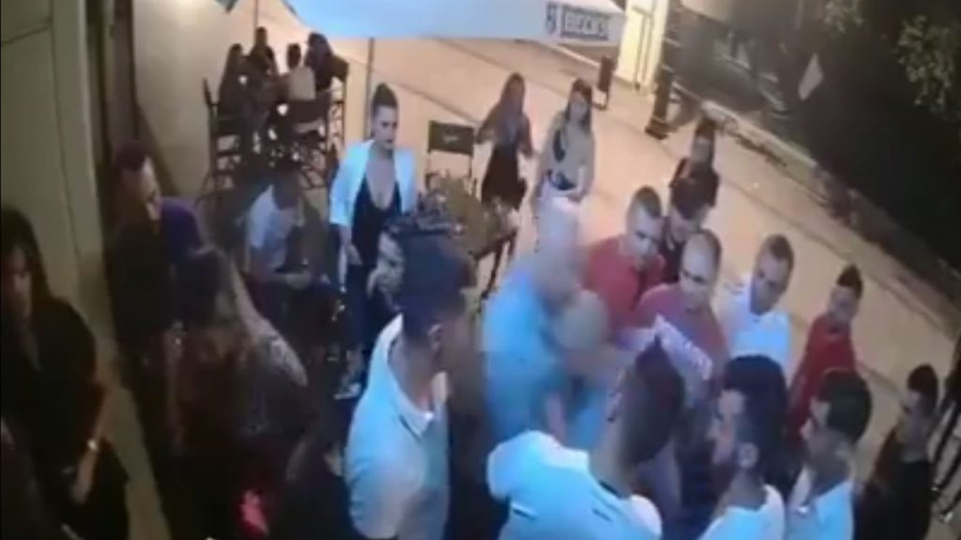 Scandal uriaș în Craiova! Celebrul Ventura l-a dărâmat pe administratorul ”Fibră” cu un cap în gură! VIDEO