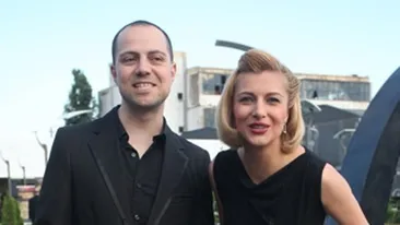 Luna de miere cu gasca de prieteni! Lora sI Dan Badea merg in vizita la Nicoleta Dragan, ex HiQ, in SUA