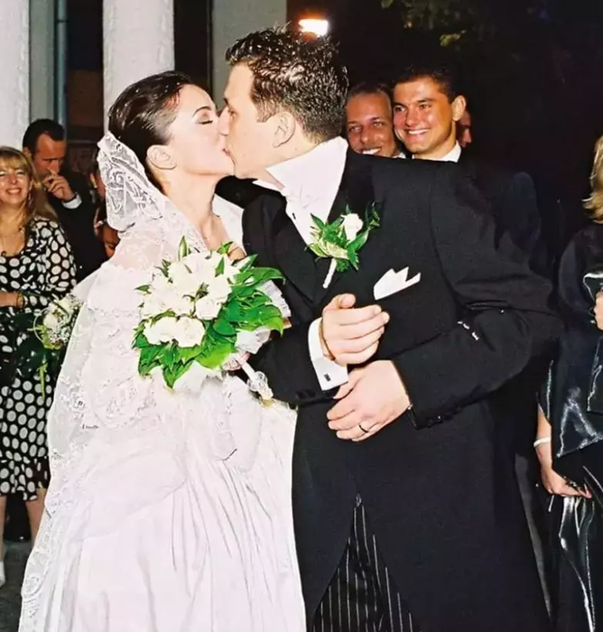 Imagini RARE de la nunta lui Andi Moisescu cu Olivia Steer. Evenimentul fastuos a avut loc la Casa Doina din București