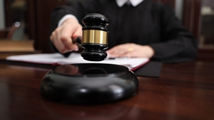 Scandal într-un cartier de lux. O femeie trebuie să plătească sute de mii de euro după ce vecinii au reclamat-o din cauza unor lucrări de reparații