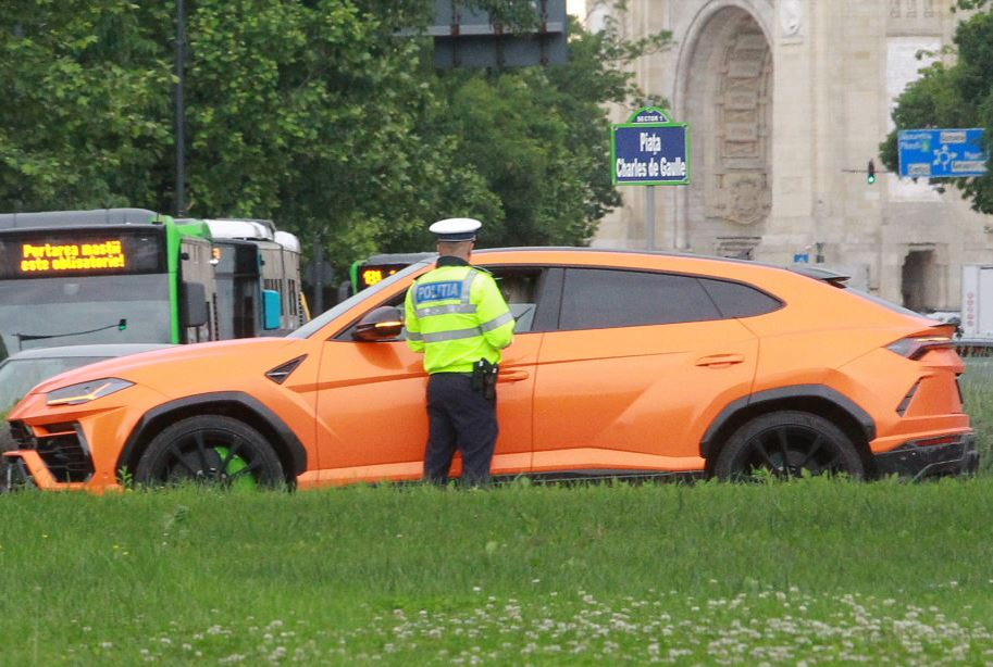 Urus-ul portocaliu a scos-o din mulțime pe Loredana Chivu