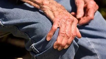 Bătrân din Mangalia, înșelat cu 10.000 de euro. Escrocul i-a spus că e fiul său, infectat cu COVID, și are nevoie de un aparat de oxigen