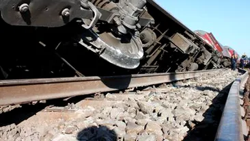 Un tren care a plecat din Cariova a deraiat în urmă cu puţin timp! Circulaţia a fost blocată!