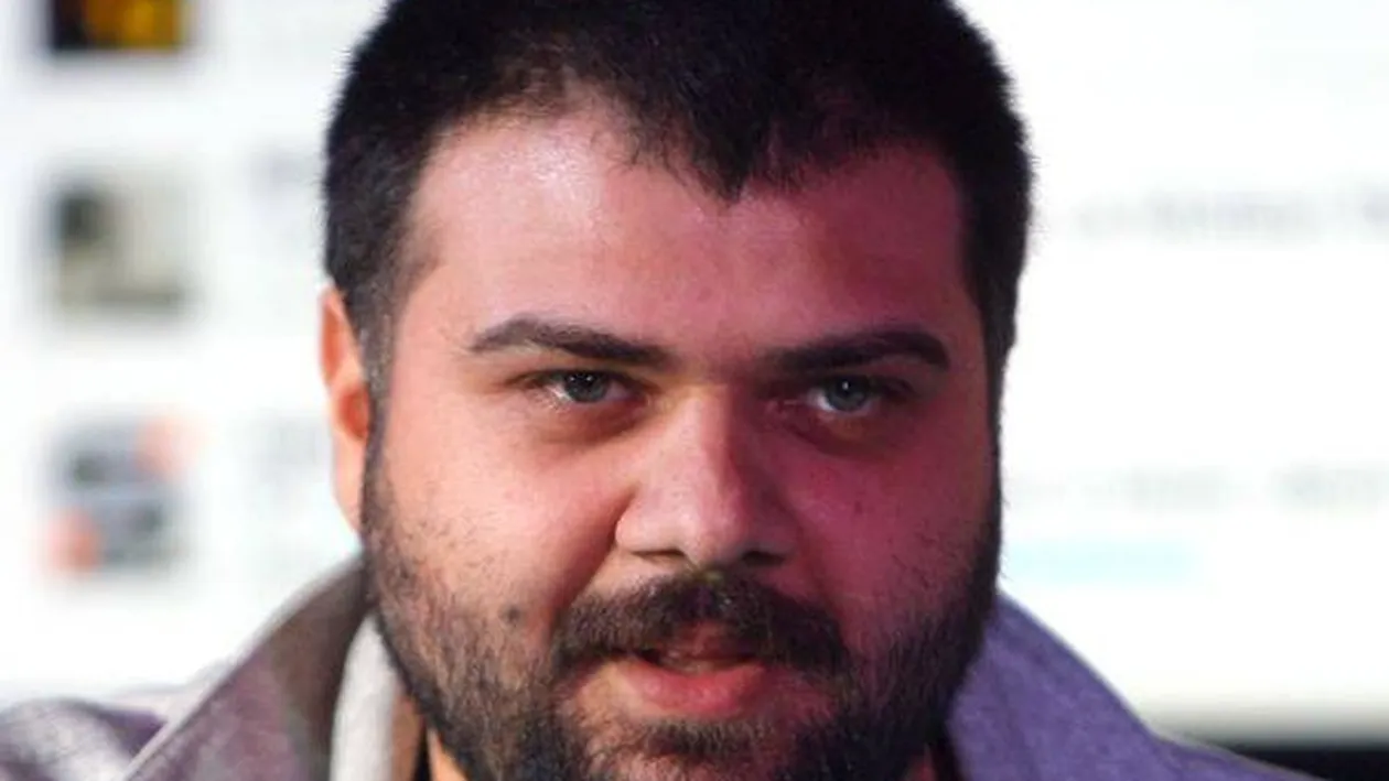 Pare cel mai cuminte artist din showbiz. Vezi ce raspuns ii da Grasu' XXL unui fan care ii cere o foita pentru o... tigara