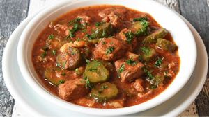 Mâncare de castraveți murați – rețeta gorjeană a lui Radu Anton Roman, perfectă după masa de Crăciun