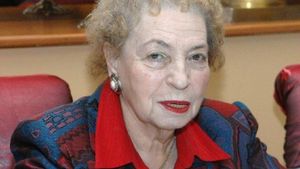 Momente grele pentru Paula Iacob! Celebra avocata este ajutata sa respire de aparate