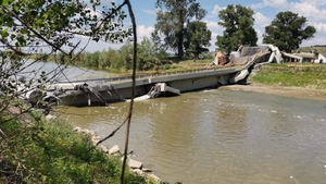Președintele Consiliului Județean, la inaugurarea podului care s-a rupt în două: „Avem garanția că rezistă..”