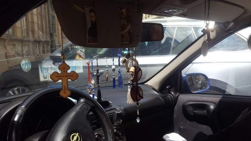 Amenzi usturătoare pentru șoferii care au obiecte agățate pe parbriz