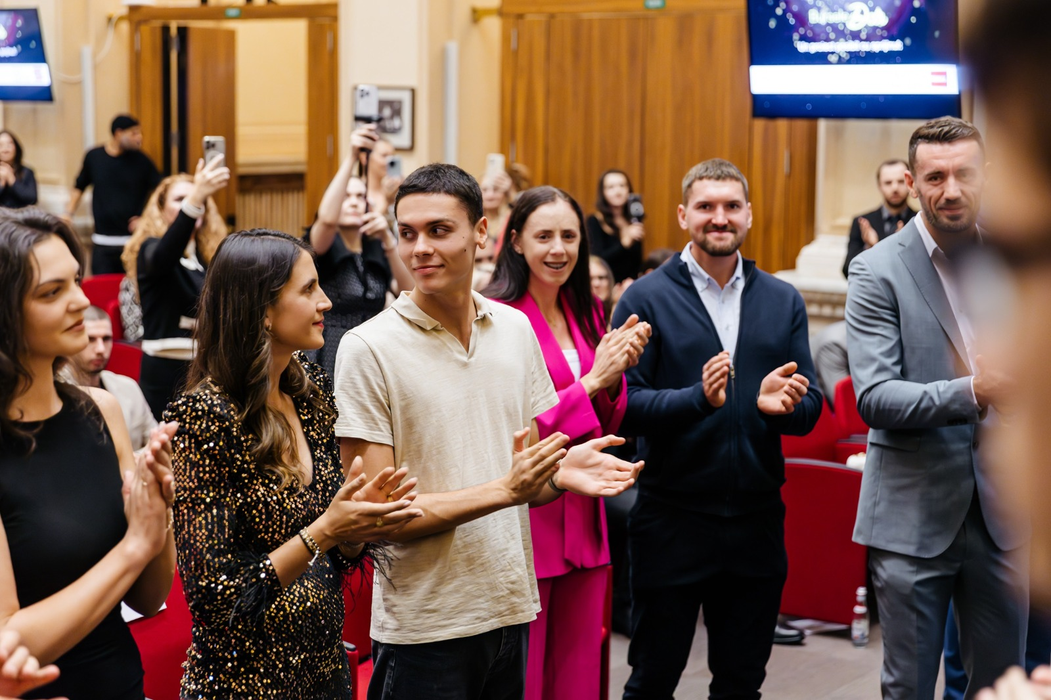 30 de copii, bursieri Hope and Homes for Children, premiați de campionii olimpici ai României