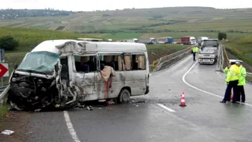Microbuz cu 10 pasageri bulgari la bord, implicat în accident pe Autostrada A1, în Timiș