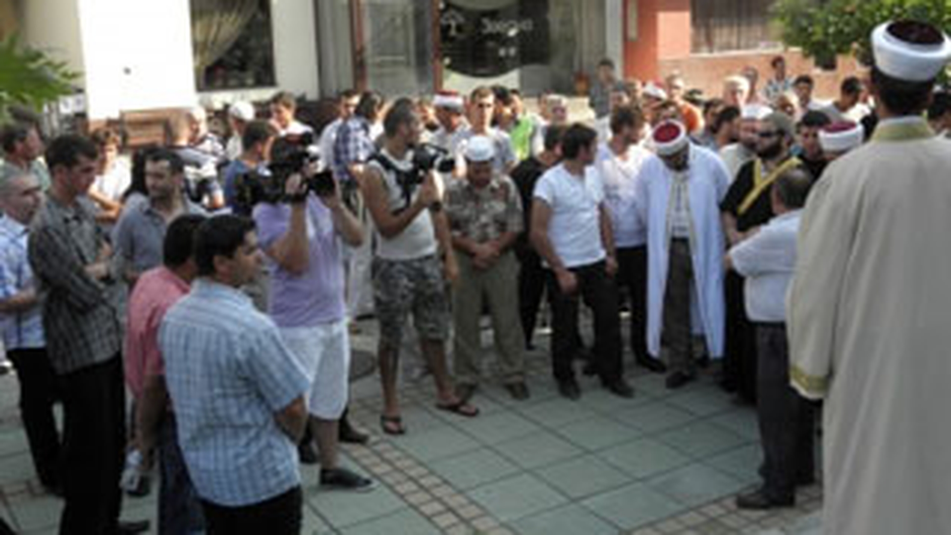 Premierul bulgar, blestemat sa-si rupa piciorul de un cleric musulman