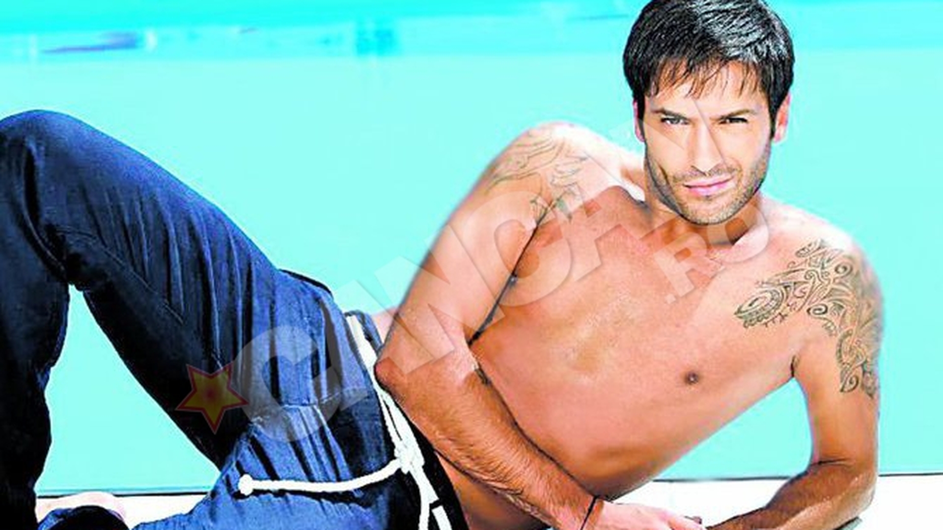 Radu Valcan nu agreeaza litoralul romanesc! Isi etaleaza muschii la piscina