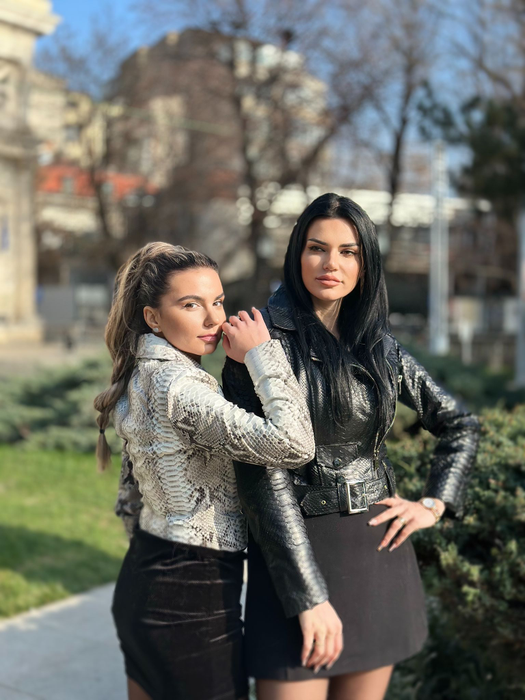 Lavinia Tîrzianu este prezentatoare la emisiunea galelor RXF