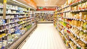 Guvernul protejează românii de dublul standard al alimentelor