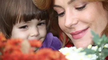 Sfaturi pentru mamici! Uite cum isi pacaleste Roxana Ciuhulescu fiica pentru ca micuta sa manance legume!
