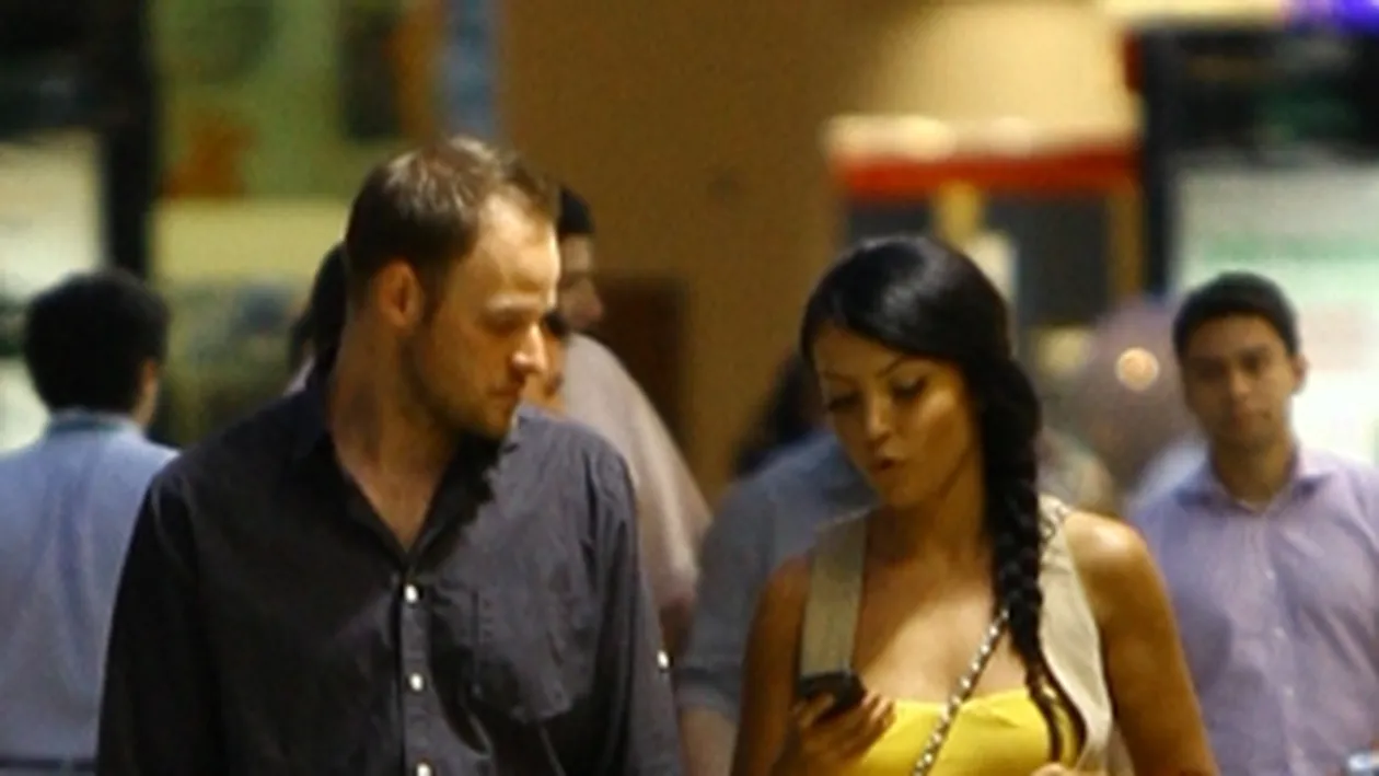 Andreea Mantea a primit un SMS care l-a enervat pe iubitul ei