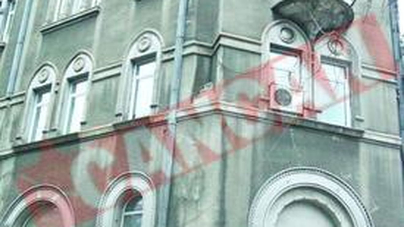 Spargatorii de banci au pus "pisica" pe bancomatul din sediul Politiei Romane