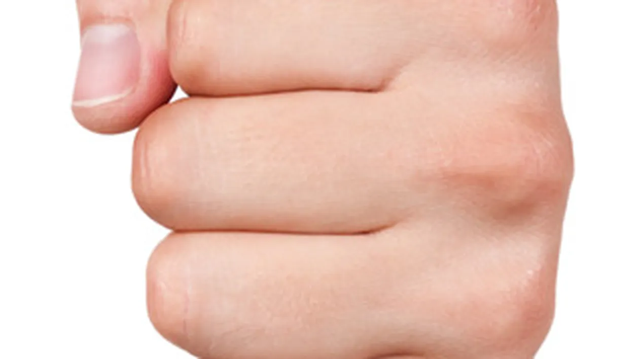 Elevul din Filiasi a murit in urma unui stop cardio-respirator provocat de o lovitura in abdomen