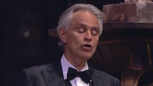 Andrea Bocelli a fost infectat cu coronavirus. Artistul a donat plasmă pentru tratarea bolnavilor