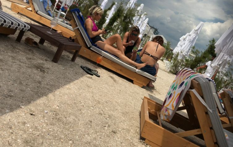 Sore Mihalache, sexy la plajă cu prietenele! Cum s-a distrat cu fetele