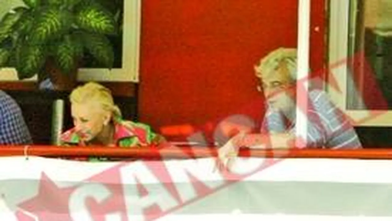 Catalin Crisan merge cu copiii la inot