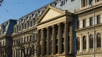Facultățile care îți pot aduce un salariu peste medie. Domeniile cu viitor până în 2030