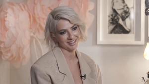 Lidia Buble ajută cerșetorii din București. Gestul incredibil făcut de artistă în plină stradă.  A intrat în magazin și...