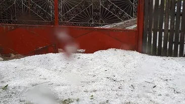 Iarnă în mijlocul verii. În Argeș, localnicii au avut parte de peisaje de decembrie