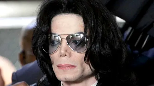 In casa lui Michael Jackson s-au gasit mai multe creme pentru albirea pielii!