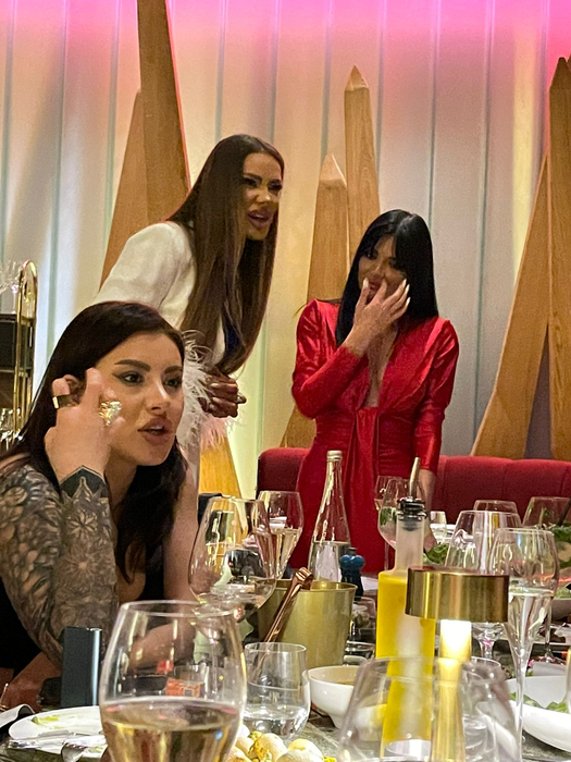 Bianca Drăgușanu și Oana Barcari petrec la Tuya (Foto: CANCAN.RO)