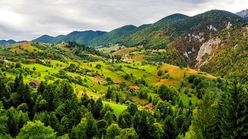 Cuplul de germani care a fost cucerit de România! Au vândut tot și s-au mutat într-un mic sat din Transilvania
