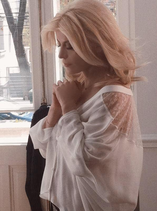 Loredana Groza a surprins din nou, după apariția ca-n filmele pentru adulți! Cântăreața, fotografiată într-o poziție de infarct