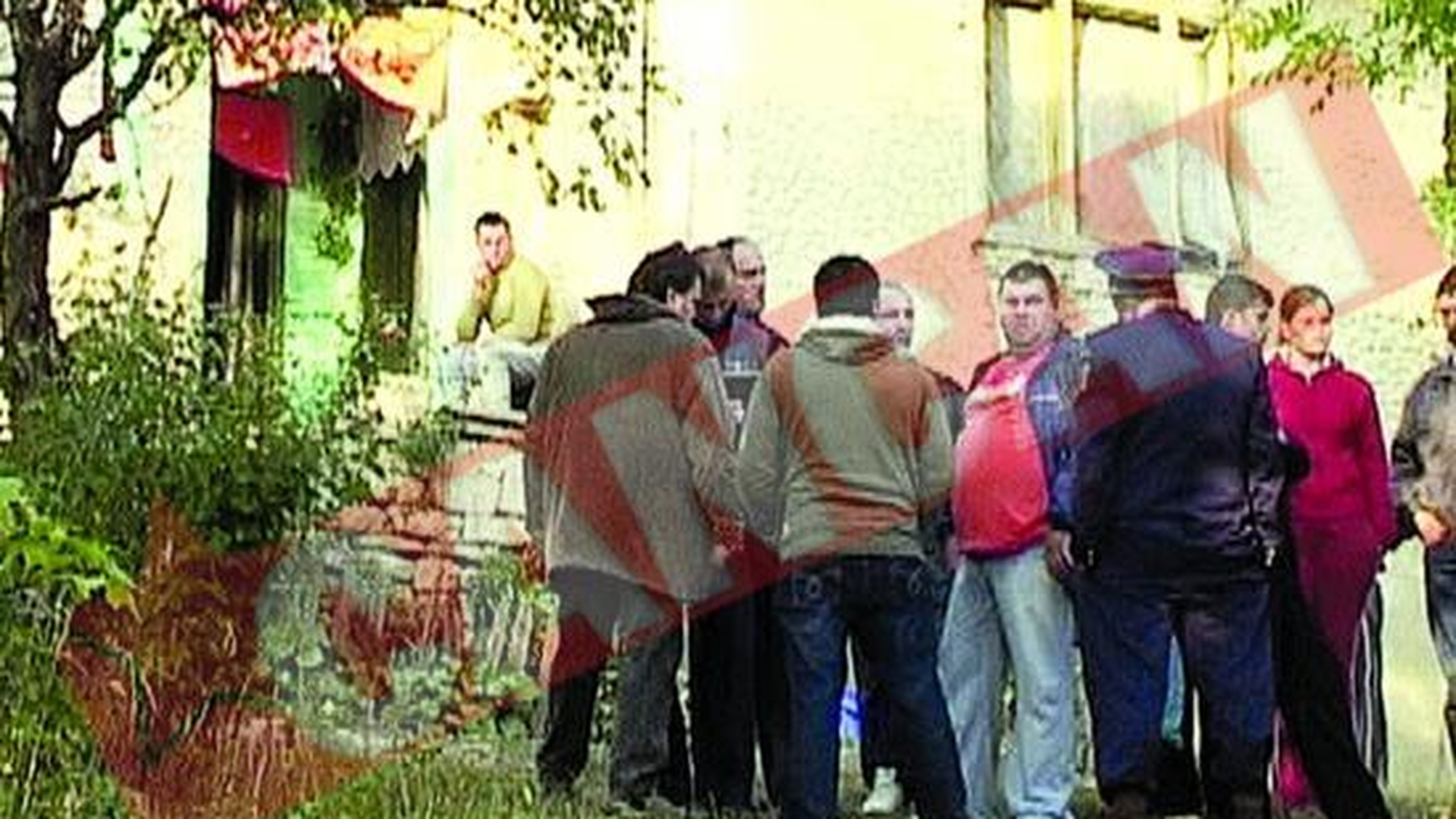 Si-a infipt cutitul in piept, in fata copilului
