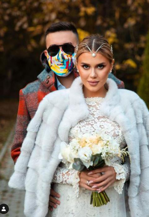 Emily, alături de Andrei