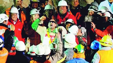 VIDEO Toti cei 33 de mineri si sase salvatori au fost scosi teferi din mina San Jose din Chile!