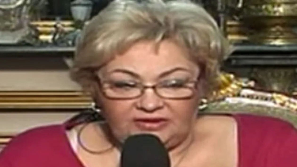 Oana Zăvoranu are dureri cumplite de cap: Stă fără lumină şi nu are voie să vorbească sau să se mişte