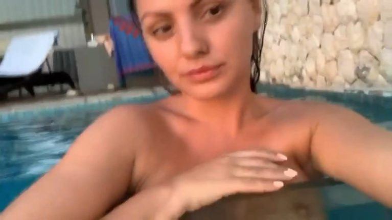 Alexandra Stan, dezbrăcată pe site-urile +18 din SUA! Imagini din intimitatea cântăreței, făcute publice