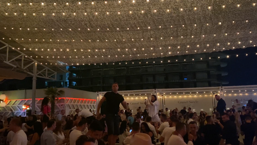 "Împăratul semințelor" a făcut spectacol pe masă, în Loft